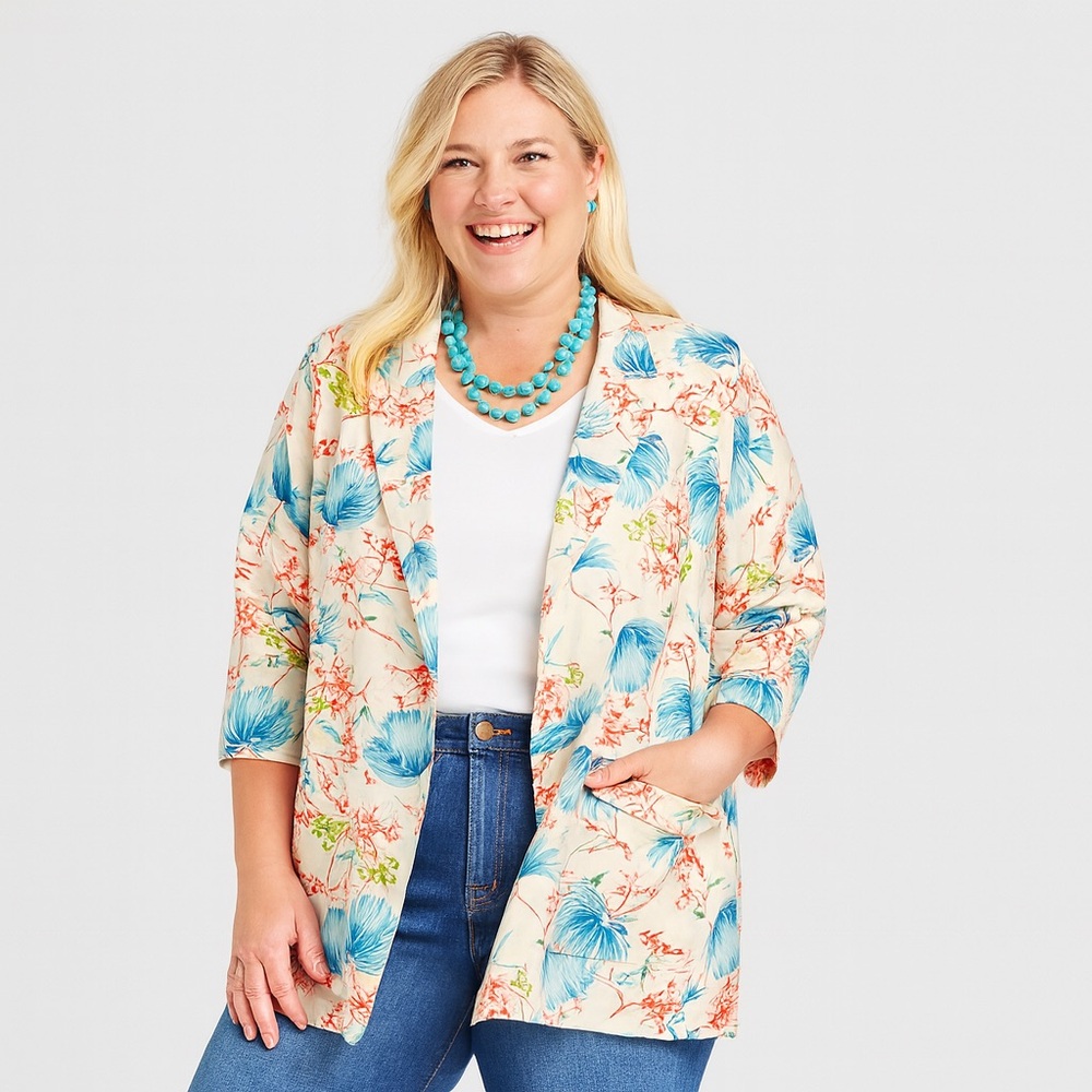 The Pioneer Woman floral boyfriend jacket. Open front, front pockets. LL